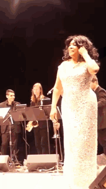 mary wilson supremes live on stage