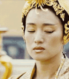 你说呢 皇后 GIF - 你说呢 皇后 Gong Li GIFs