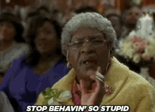 Old Woman GIF - Old Woman Dont Be Stupid Stop Being Stupid GIFs