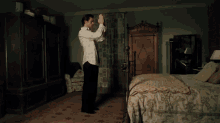 Almighty Derobe GIF - Bruce Almighty GIFs