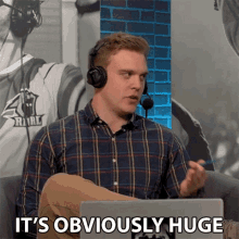 Its Obviously Huge Dave Olson GIF - Its Obviously Huge Dave Olson Dolsonlive GIFs