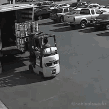 Catch A Keg Good Catch GIF - Catch A Keg Good Catch Beer GIFs