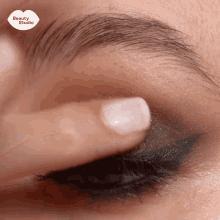 Eye Shadow Eye Glitter GIF - Eye Shadow Eye Glitter Apply Makeup GIFs