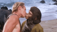 Planet Of The Apes Kiss GIF - Planet Of The Apes Kiss GIFs