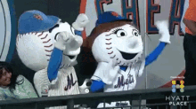 Mets Mascot GIF - Mets Kiss Mascot GIFs