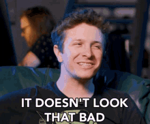 It Doesnt Look That Bad Not That Bad GIF - It Doesnt Look That Bad Not That Bad Alright GIFs