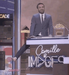 Camille Et Images Combal GIF - Camille Et Images Combal Pied GIFs
