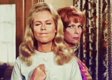 Mother And Daughter Bewitched GIF - Samantha Stephens Endora Elizabeth Montgomery GIFs
