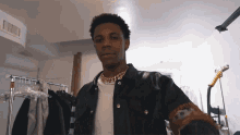 Gang Hand Signs A Boogie Wit Da Hoodie GIF - Gang Hand Signs A Boogie Wit Da Hoodie Gang Sign GIFs