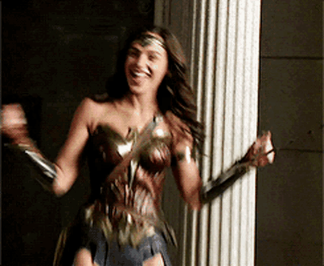 Wonder Woman Dancing GIF - Wonder Woman Dancing Gal Gadot - 