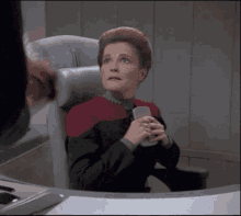 Kathryn Janeway Star Trek Voyager GIF - Kathryn Janeway Star Trek Voyager Captain Janeway GIFs