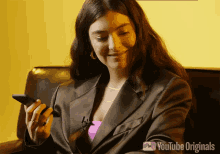 Giggle Lorde GIF - Giggle Lorde Released GIFs