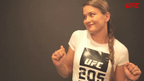 shimmy-karolina-kowalkiewicz.gif