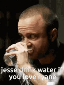 Jesse Drink Water If You Jessepinkman GIF - Jesse Drink Water If You Jessepinkman Ryane GIFs