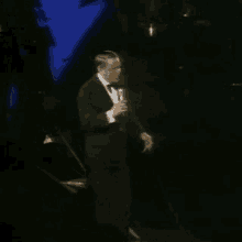 Dancing Frank Sinatra GIF - Dancing Frank Sinatra Street Of Dreams Song GIFs