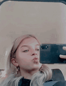 Pretty Joalin Loukamaa GIF - Pretty Joalin Loukamaa Selfie GIFs