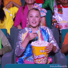 Jojo Siwa Eating Popcorn GIF - Jojo Siwa Eating Popcorn Popcorn GIFs