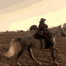 Horseback Riding Lux Lyall GIF - Horseback Riding Lux Lyall Gun Metal Horses GIFs