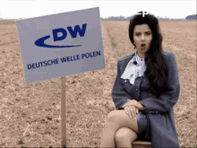 Deutsche Welle Polen Joshi GIF - Deutsche Welle Polen Joshi Episode11 GIFs