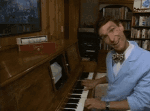 Bill Nye Playing Piano GIF - Bill Nye Playing Piano Smile GIFs