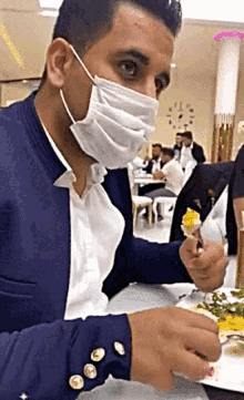 Face Mask Eating GIF - Face Mask Eating Covid19 GIFs