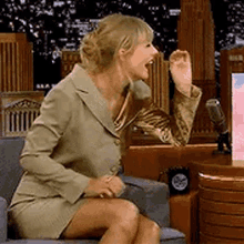 Taylor Swift The Tonight Show Starring Jimmy Fallon GIF - Taylor Swift The Tonight Show Starring Jimmy Fallon Laughing GIFs