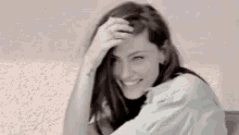 Phoebe Tonkin Smiling GIF - Phoebe Tonkin Smiling Pretty GIFs