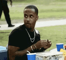 Eating Minding My Business GIF - Eating Minding My Business No GIFs