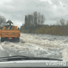 Driving Through Water Viralhog GIF - Driving Through Water Viralhog Flooded GIFs