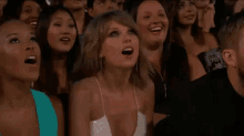 Watching GIF - Taylor Swift Bbma2015 Music GIFs