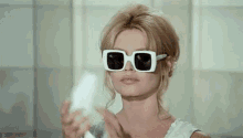 Brigitte Bardot Phone Call GIF - Brigitte Bardot Phone Call Vintage Sunglasses GIFs