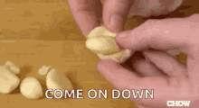 Garlic Cloves GIF - Garlic Cloves Peel GIFs