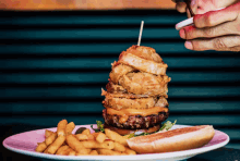Tony Romas Burger Food GIF - Tony Romas Burger Tony Romas Food GIFs