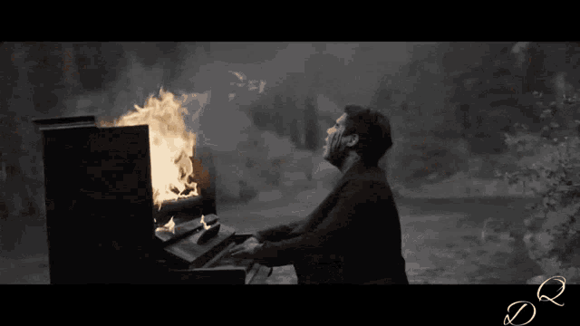 piano-fire.gif