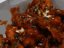 양념치킨 치킨 GIF - Seasoned Chicken Korean Fried Chicken Yangnyeom Chicken GIFs