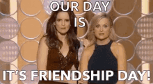Amy Poehler Tina Fey GIF - Amy Poehler Tina Fey International Day Of Friendship GIFs