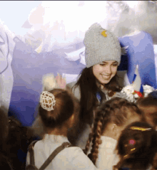 Alina Zagitova Fans GIF - Alina Zagitova Fans Smile GIFs