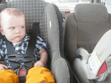 Car Seat Side Eye GIF - Car Seat Side Eye Funny Baby GIFs