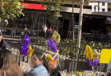 memorial flowers balloons lakers rip kobe memorial flowers balloons lakers rip kobe