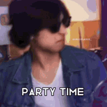 Aidan Aidan Gallagher GIF - Aidan Aidan Gallagher Party Time GIFs