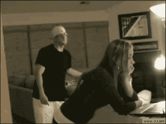 Slap Ass,Ouch,Laughing,Prank,gif,animated gif,gifs,meme.
