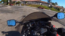 Steering To The Left Motorcyclist GIF - Steering To The Left Motorcyclist Suzuki Hayabusa GIFs