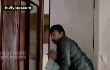 escape kalabhavan mani vettam run running