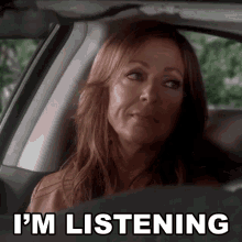 Im Listening Bonnie Plunkett GIF - Im Listening Bonnie Plunkett Allison Janney GIFs