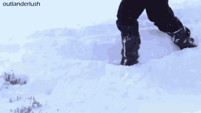 Snow & sweet clarity ☾ Gus Outlander-samheughan