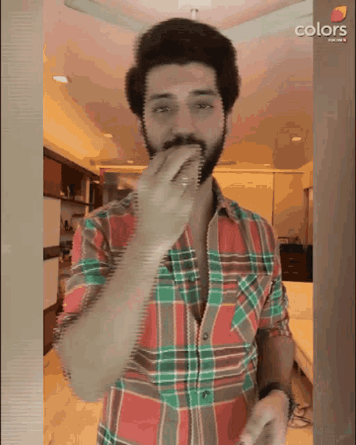Kunal Jaisingh Indian Actor GIF - Kunal Jaisingh Indian Actor Flying Kiss -  Discover & Share GIFs
