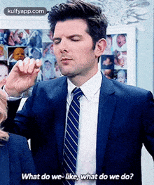 What Do We-like, What Do We Do?.Gif GIF - What Do We-like What Do We Do? Parks And-rec GIFs