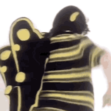 Bee Weird GIF - Bee Weird Dance GIFs