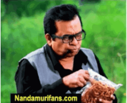 Brahmi Eating GIF - Brahmi Eating Nods - Discover & Share GIFs