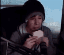 Quackity Cry GIF - Quackity Cry Eat GIFs